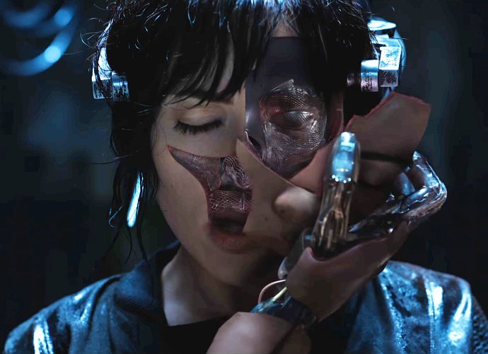 scarlett-johansson-s-major-is-unmasked-in-ghost-in-the-shell